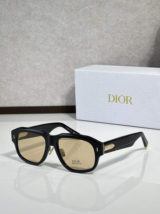 Picture of Dior Sunglasses _SKUfw76440479fw